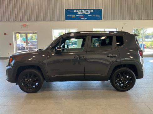 Used 2022 Jeep Renegade Altitude w/ Convenience Group image 8