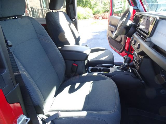 Used 2026 Jeep Wrangler Sport AWD/4WD image 13