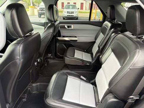 Used 2023 Ford Explorer XLT w/ Equipment Group 202A AWD/4WD image 23