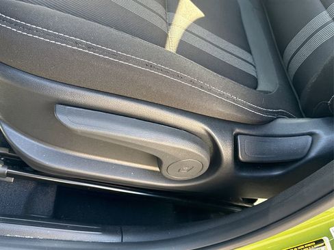 Certified 2023 Hyundai Venue SEL FWD image 33