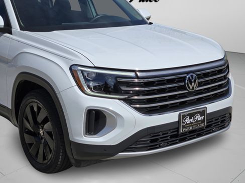 Used 2024 Volkswagen Atlas SE image 8
