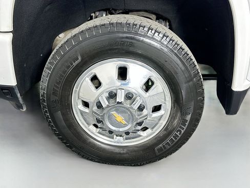 Used 2024 Chevrolet Silverado 3500 High Country w/ High Country Premium Package image 31