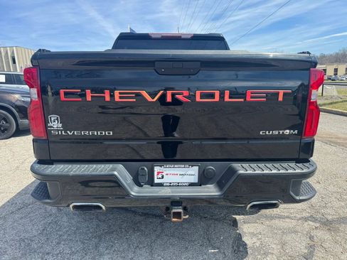 Used 2019 Chevrolet Silverado 1500 Custom Trail Boss w/ Custom Convenience Package image 4