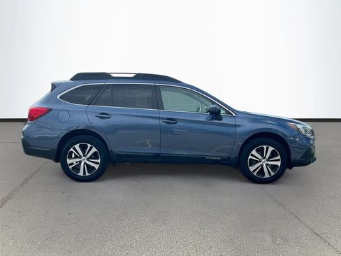 Used 2018 Subaru Outback 2.5i Limited AWD/4WD image 8