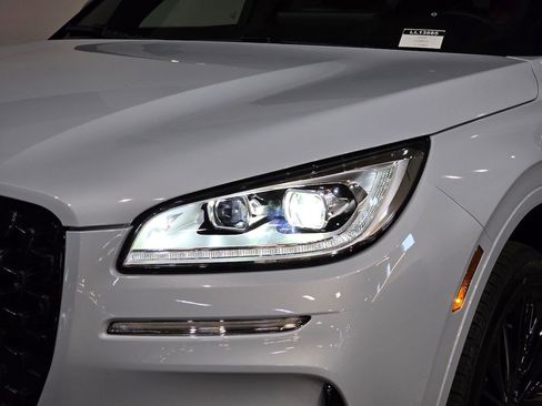 New 2025 Lincoln Corsair Reserve w/ Jet Appearance Package image 12