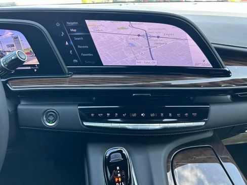 Certified 2024 Cadillac Escalade Sport Platinum w/ LPO, ONYX Package AWD/4WD image 18