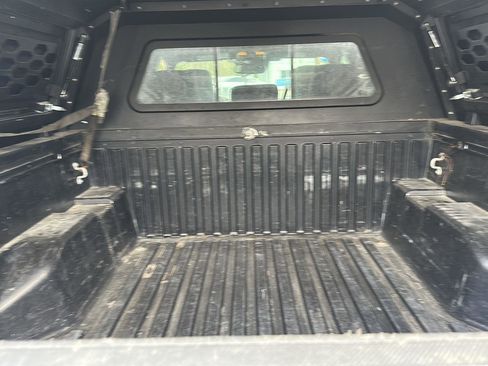 Used 2018 Toyota Tacoma TRD Off-Road image 16