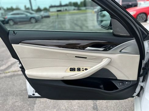 Used 2018 BMW 530e w/ Premium Package 2 image 20