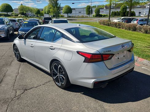 Used 2023 Nissan Altima 2.5 SR FWD image 7