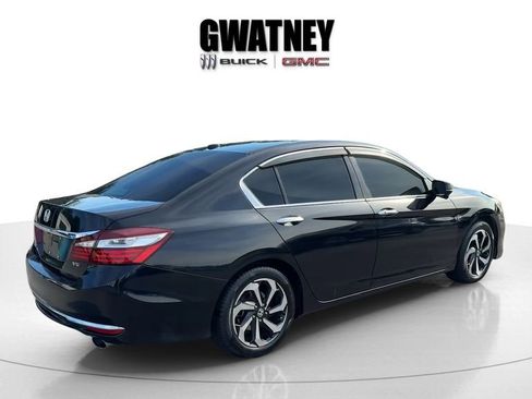 Used 2017 Honda Accord EX-L image 3