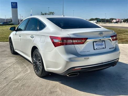 Used 2017 Toyota Avalon Touring image 5