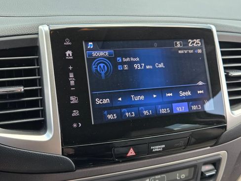 Used 2017 Honda Pilot EX-L image 24