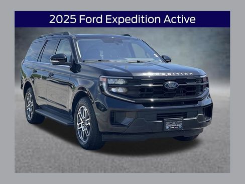 Used 2025 Ford Expedition Active AWD/4WD image 1