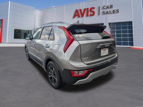 Used 2025 Kia Niro LX FWD image 9
