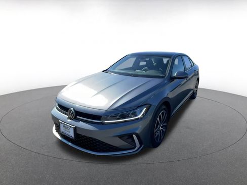 Used 2025 Volkswagen Jetta SE image 7