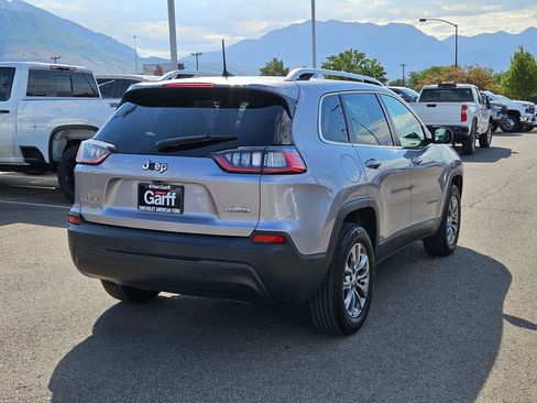 Used 2019 Jeep Cherokee Latitude Plus AWD/4WD image 3
