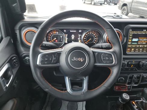 Used 2023 Jeep Gladiator Mojave w/ Cold Weather Group image 18