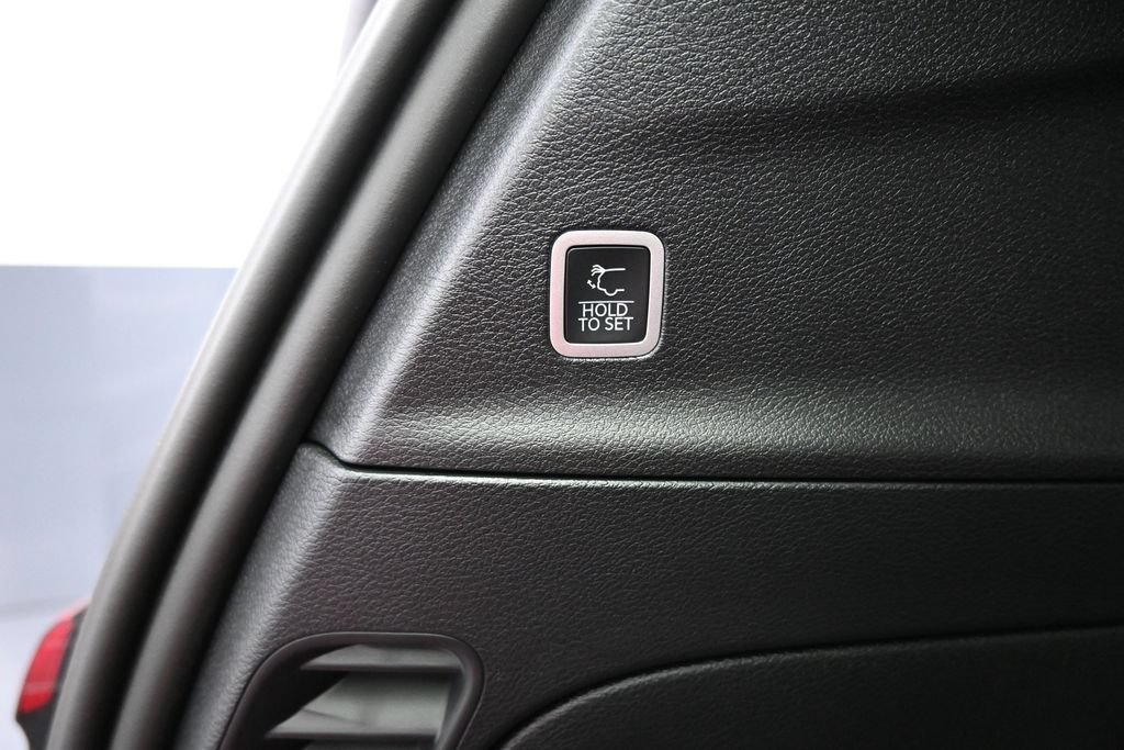 New 2027 Chrysler Pacifica Select FWD image 30