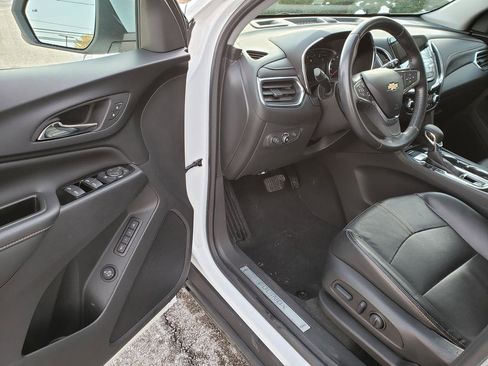 Used 2022 Chevrolet Equinox Premier w/ LPO, Floor Liner Package image 8