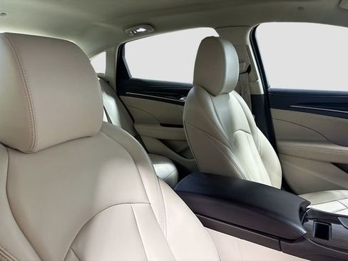 Used 2017 Buick LaCrosse Preferred FWD image 23