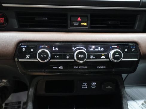 Used 2024 Honda Pilot Elite image 29