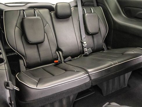 Used 2021 Chrysler Pacifica Limited w/ Uconnect Theater Family Group AWD/4WD image 38