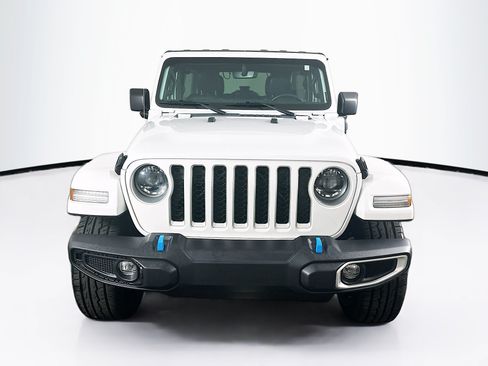 Used 2023 Jeep Wrangler Unlimited Sahara w/ Cold Weather Group AWD/4WD image 2