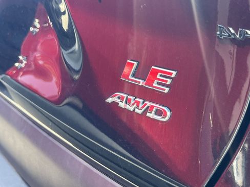 Used 2025 Toyota RAV4 LE AWD/4WD image 22