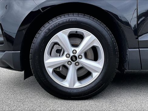 Used 2023 Ford Edge SE AWD/4WD image 9