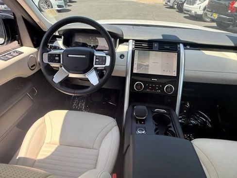 Used 2025 Land Rover Discovery S AWD/4WD image 21