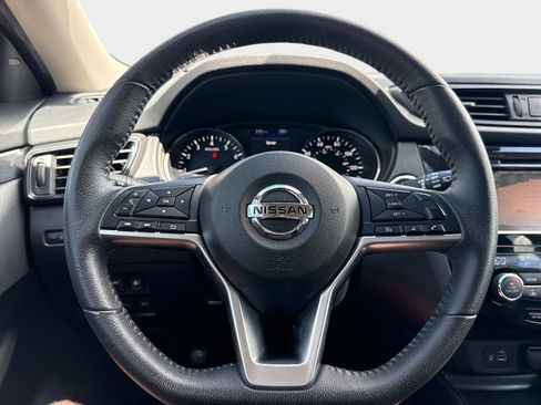 Used 2020 Nissan Rogue SV FWD image 26