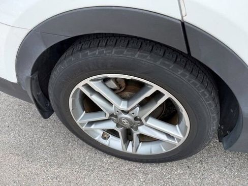 Used 2017 Hyundai Santa Fe Limited FWD image 10