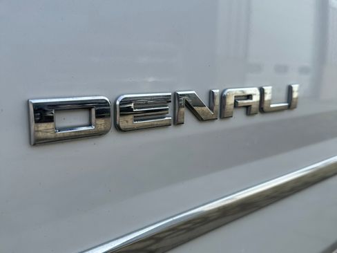 Used 2019 GMC Yukon Denali w/ Denali Ultimate Package image 39