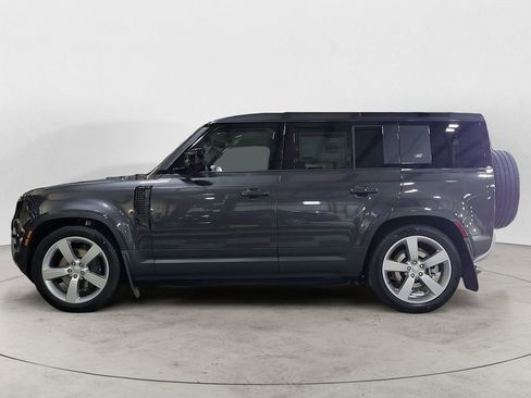 Used 2024 Land Rover Defender 110 SE image 2