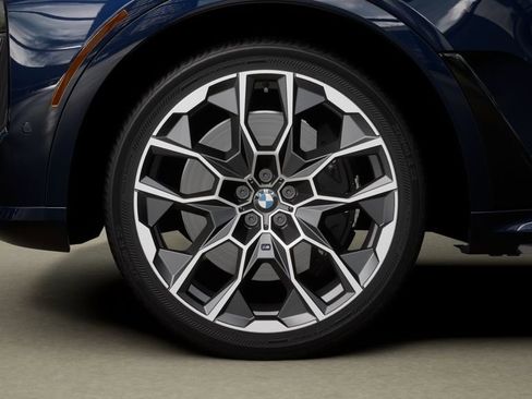 Used 2026 BMW X7 xDrive40i w/ M Sport Package image 36