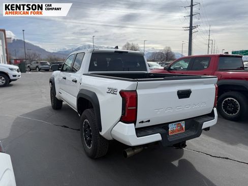 Used 2025 Toyota Tacoma TRD Off-Road image 3