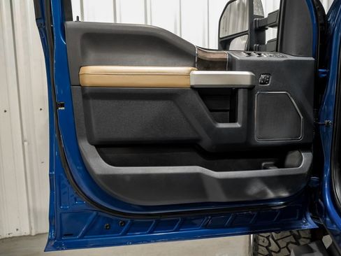 Used 2022 Ford F250 Lariat w/ Chrome Package image 43