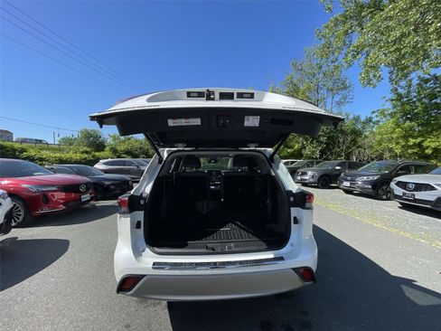 Used 2021 Toyota Highlander Platinum AWD/4WD image 25