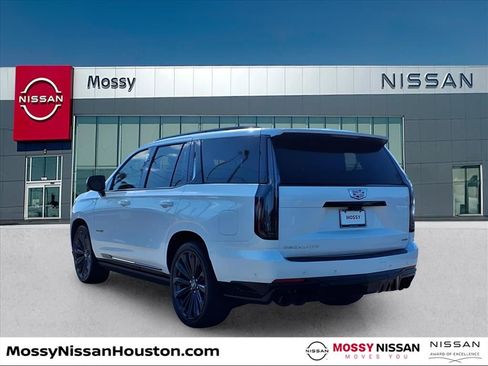 Used 2025 Cadillac Escalade V image 5