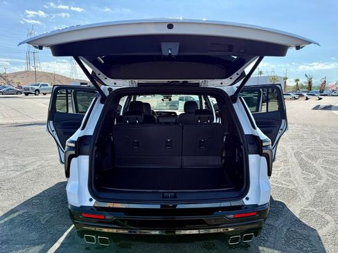 New 2026 Chevrolet Traverse RS w/ LPO, Floor Liner Package image 32