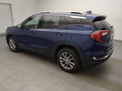 Used 2022 GMC Terrain SLT image 3