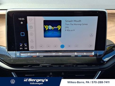 Used 2025 Volkswagen Atlas SE AWD/4WD image 18