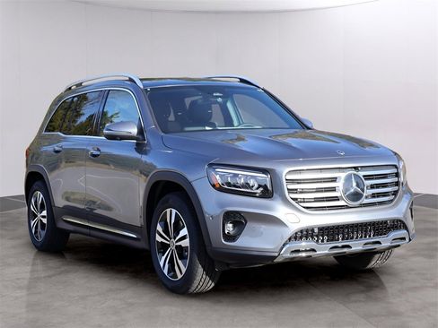 New 2026 Mercedes-Benz GLB 250 4MATIC image 3