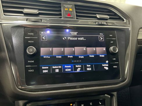 Used 2022 Volkswagen Tiguan SEL R-Line AWD/4WD image 14