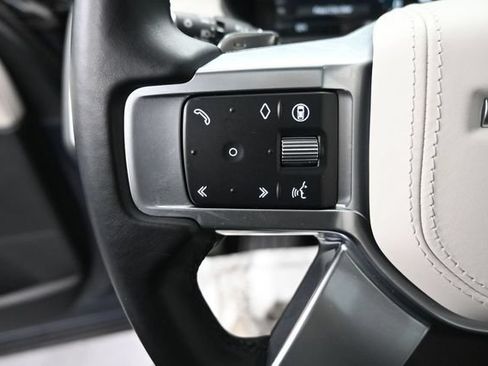 Used 2024 Land Rover Discovery Metropolitan Edition AWD/4WD image 18