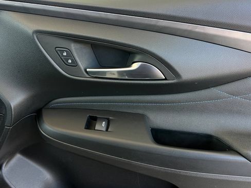 Used 2025 Buick Envista Sport Touring FWD image 22