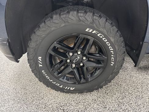 Used 2020 Chevrolet Silverado 1500 LT Trail Boss image 17