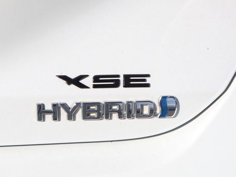 Used 2020 Toyota Avalon XSE FWD image 48