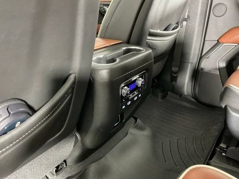 Used 2023 GMC Yukon XL Denali Ultimate AWD/4WD image 18