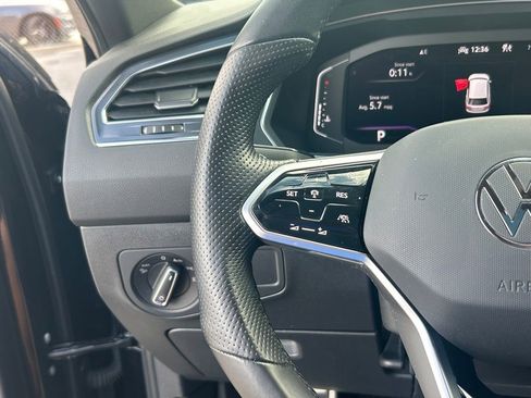 Used 2023 Volkswagen Tiguan SEL R-Line image 38